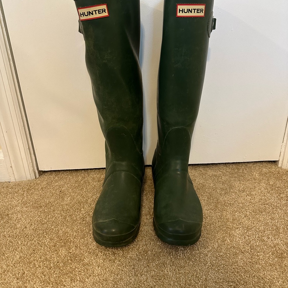 Hunter Tall Rubber Boots in Dark Green - Picture 4 of 8